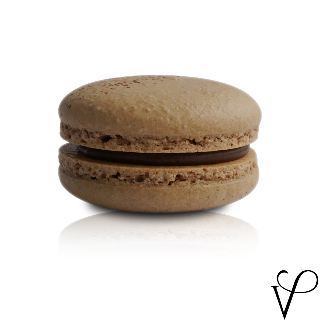Macaron with milk chocolate filling